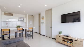 Deluxe Apartment, Balcony, City View | Living area