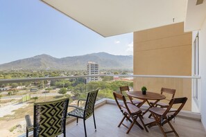 Apartment | Tempat makan luar