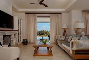 Living area - Prestige 4-Bedroom Villa / Infinity Pool & Outdoor Lounge (Bel Ombre)