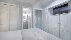 1 bedroom, iron/ironing board, WiFi, bed sheets - The Sanctuary - A Beachfront, Ocean View Retreat (Hilton Head Island)