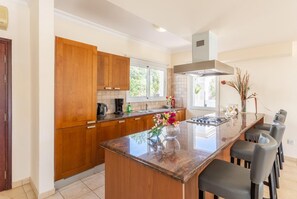 Fridge, microwave, oven, dishwasher - Sunset Villa - Peaceful Villa with Private Pool (Paralimni)