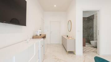Luxury Suite, Balcony, City View
