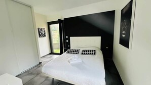 1 室のベッドルーム、アイロン / アイロン台、WiFi、ベッドシーツ