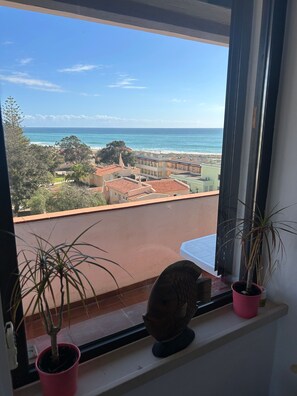 Interior - Holiday Home 'Alvor Beach - Only 50 Meters Away' with Sea View, Wi-Fi and Air Conditioning (Alvor)