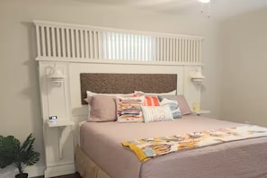 2 bedrooms, iron/ironing board, travel cot, free WiFi - "The Amber House" : The Perfect Beach Vacation Home (corpus christi)