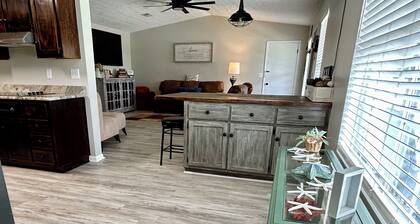 3-bedroom house in tranquil Lynn Haven, beautiful sunsets, & minutes to PCB.