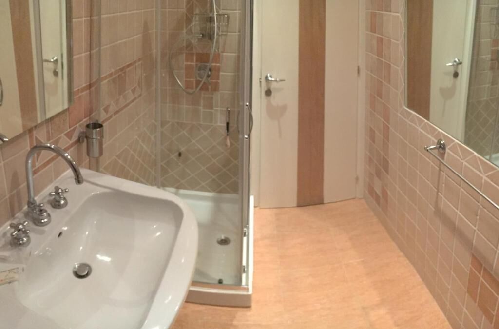 Habitació individual bàsica, vistes al pati | Bany