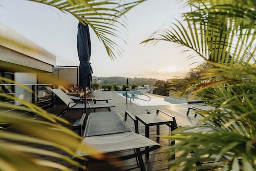 Luxury Suite/Private Balcony/Zibá Condo/Santa Cruz