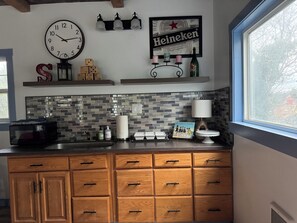 Private kitchen - Book your Perfect Coastal Getaway today and create unforgettable beach memories! (Lincoln City)