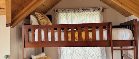 3 bedrooms, WiFi, bed sheets
