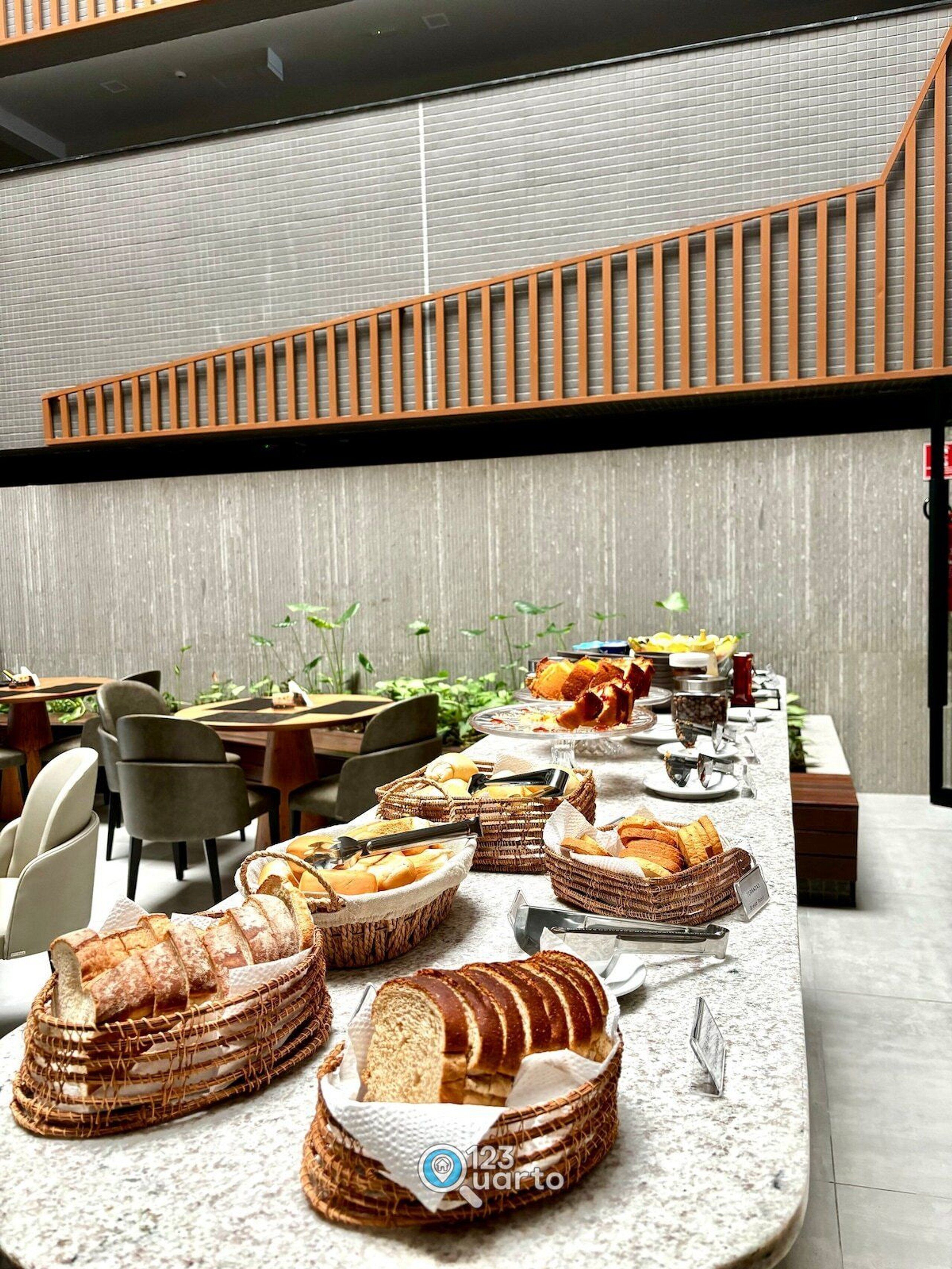 Deluxe Apartment | Dining