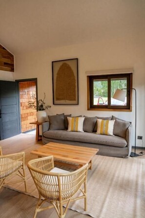 標準小屋, 河景 | 起居區