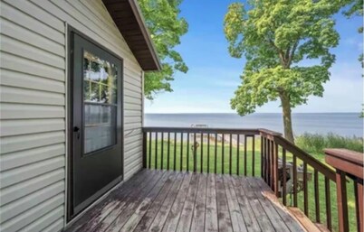 The Reel Deal- A cozy Lakeside cabin for 7