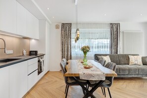 Interior - Apartment 'Reichenau' with Private Terrace, Private Garden and Wi-Fi (Reichenau)