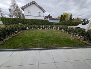 Property grounds - Apartment 'Reichenau' with Private Terrace, Private Garden and Wi-Fi (Reichenau)