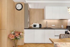 Fridge, microwave, oven, stovetop