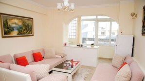 Living area - Cozy Apartment near Beach and City center Durres Vollga (Durres)