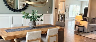Kentucky Derby Luxury Rental - 5BR Home Sleeps 10 - 25 Min to Churchill Downs