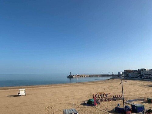 The Clay House Seafront Apartment - 3 Bedrooms