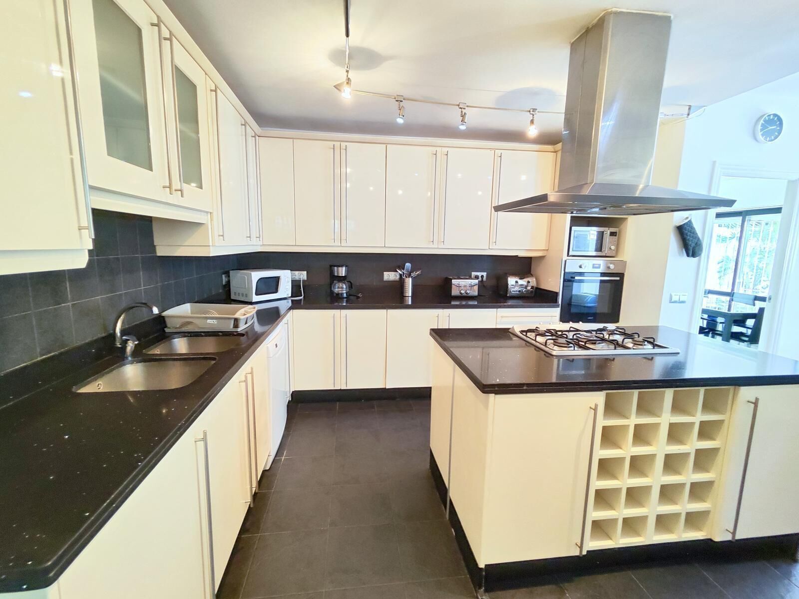 Villa, Multiple Bedrooms, Accessible Bathtub, Air conditioning | Private kitchen | Full-sized fridge, microwave, oven, cookware/dishes/utensils