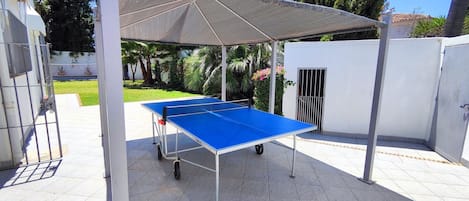 Villa, Mehrere Schlafzimmer, barrierearme Badewanne, Klimaanlage | Terrasse/Patio