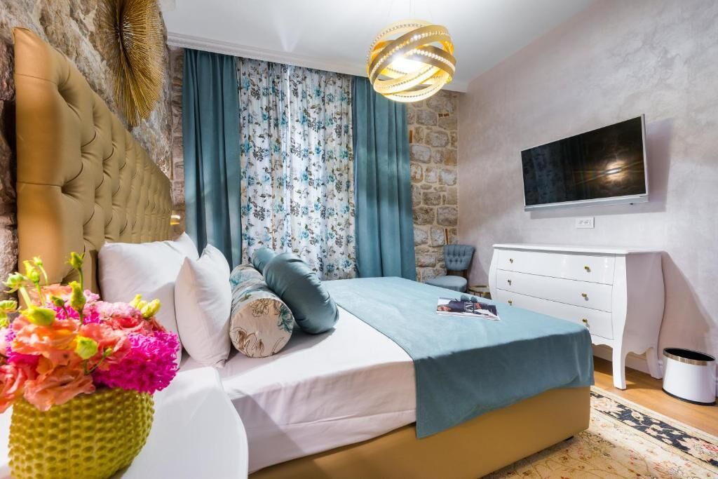 Kahden hengen deluxe-huone, 1 suuri parisänky, tupakointi kielletty