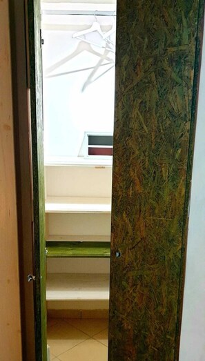 Familjerum för fyra - icke-rökare - utsikt mot staden