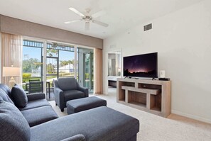 TV, offices - #412 - Lake and Fountain Views -First Floor (Naples)