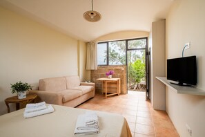 1 bedroom, WiFi, bed sheets - Room 'Residenze Uliveto - Residence 7, private terrace and air conditioning (Nardò)