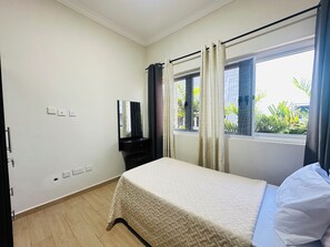 3 bedrooms, iron/ironing board, WiFi, bed sheets - 3-bedroom cozy escape in North Legon (Greater Accra Region)