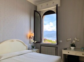 Superior Double Room, Balcony, Lake View | In-room safe, free WiFi - Hotel du Parc (Stresa)