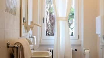 Classic-dobbeltværelse - parkudsigt | Badeværelse
