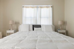 5 bedrooms, desk, iron/ironing board, travel cot