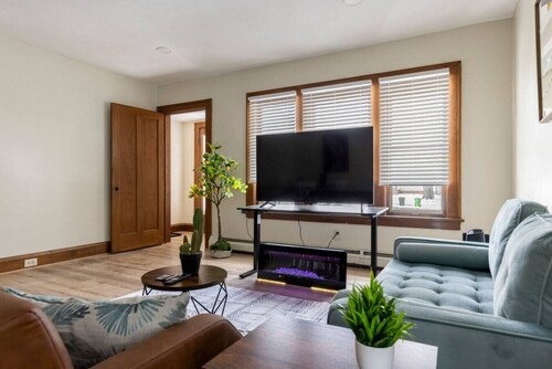 South Euclid Joy - 5BR Home
