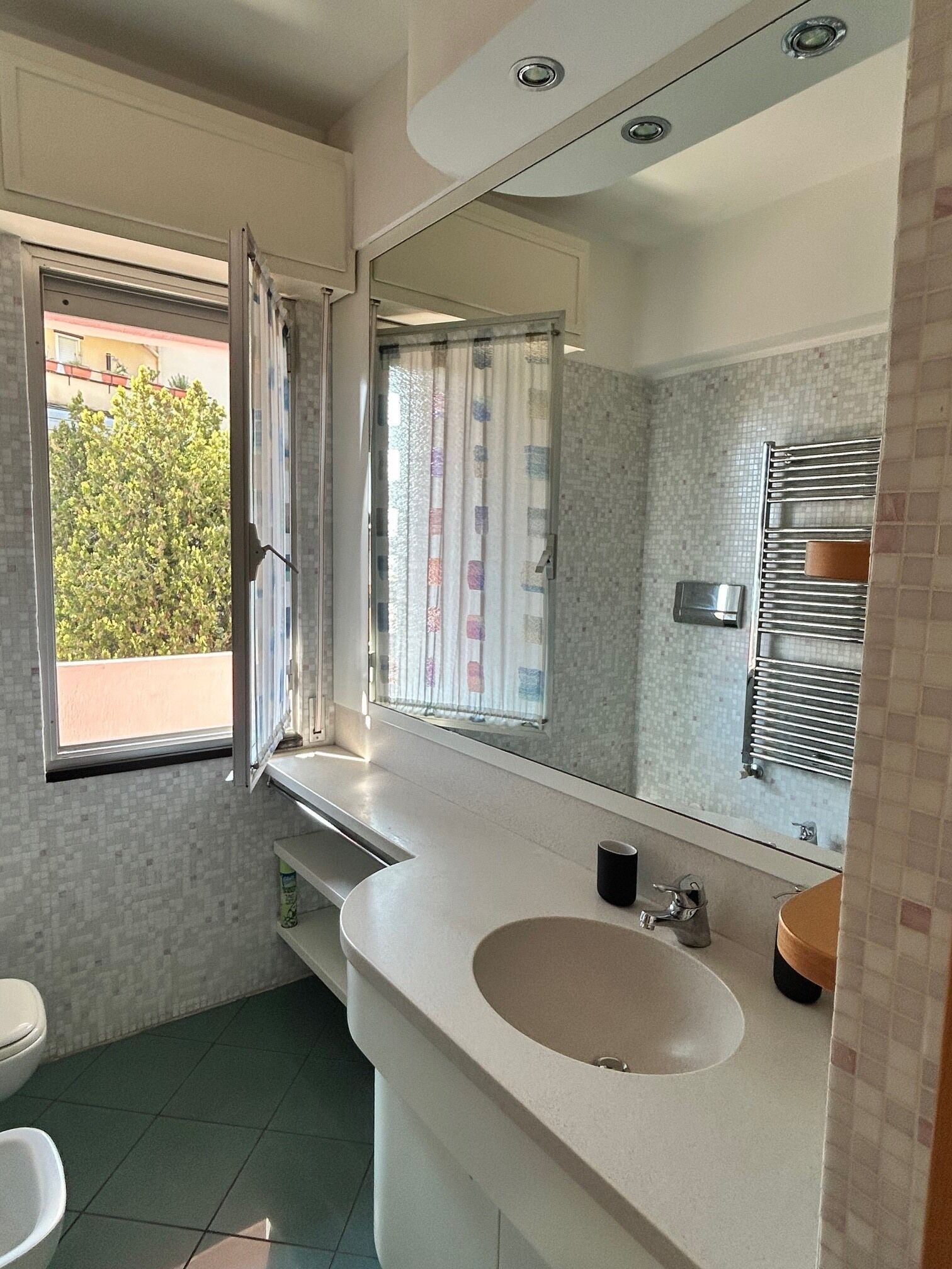 Doccia, asciugacapelli, bidet, asciugamani