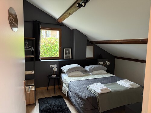 Guest Room “Lyon Mon Amour - St-Bonaventure Room” Wi-Fi, Air Conditioning