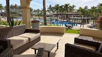 Departamento, varias camas, patio, vista al jardín (Las Mañanitas F4106) | Vista desde la habitación