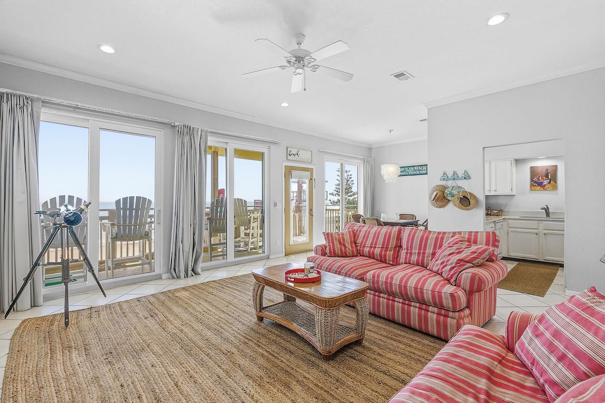 Condo, várias camas (Ocean Club at Turtle Mound 205) | Área de estar