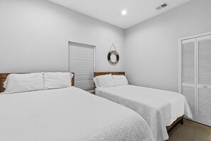 Condo, várias camas (Ocean Club at Turtle Mound 205)