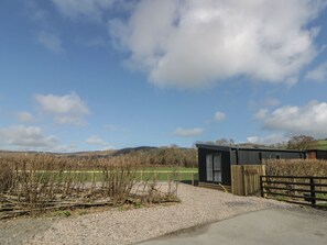 Property grounds - Dawn's Rest (Rhayader)