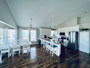 Private kitchen - Surf City Ocean View - 4-min Walk to Beach - Walk to Restaurants/Bars (Surf City)