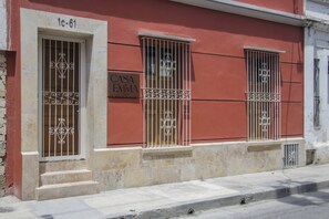 Fachada da propriedade