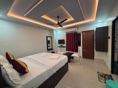 Townhouse Oak Phaltan