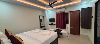 Townhouse Oak Phaltan