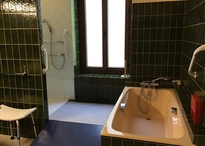 Ducha y secador de pelo
