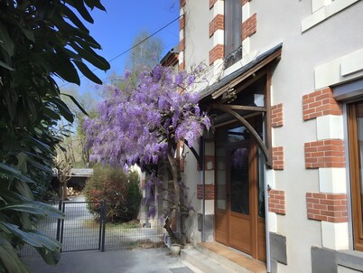Holiday Home "Gîte for 6 People" with Private Terrace and Wi-Fi