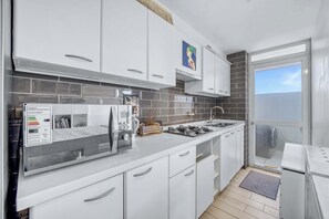 Fridge, oven, stovetop, coffee/tea maker - Rincón Urbano- 2D w/ Wifi (Las Condes)