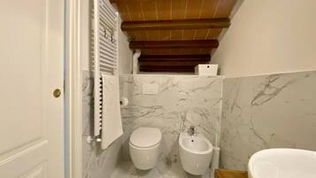 Camera doppia | Bagno | Pantofole