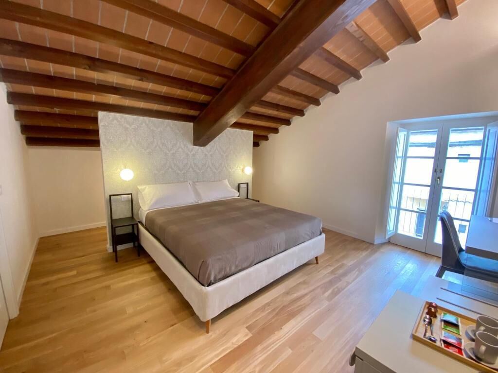 Phòng đôi, ban công