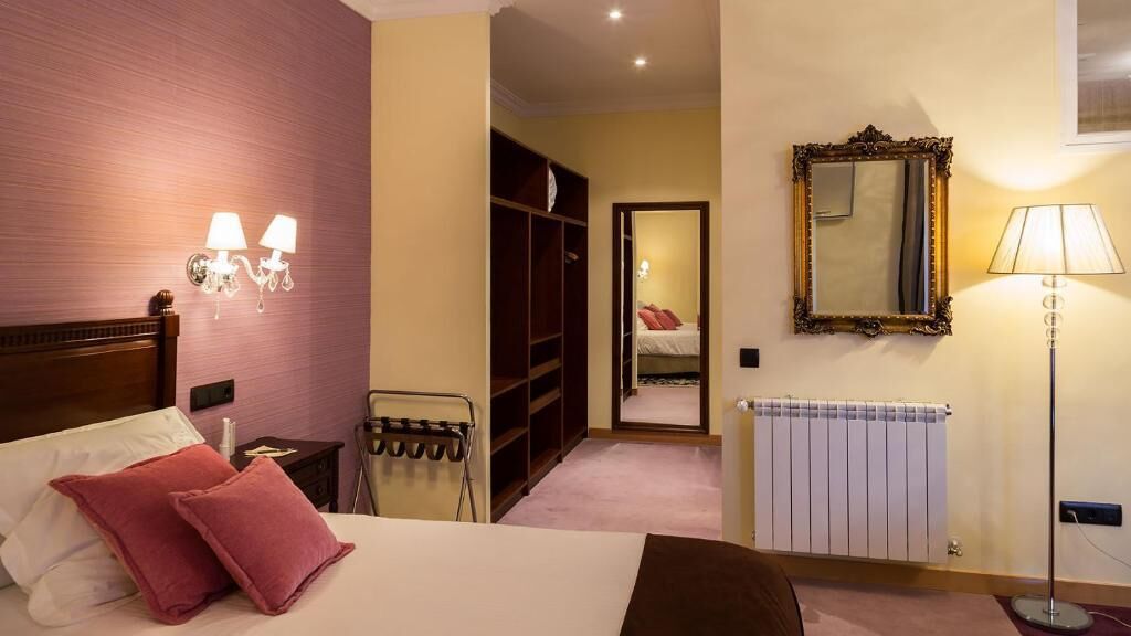 Suite junior, 1 cama de matrimonio grande, patio, vistas a la montaña